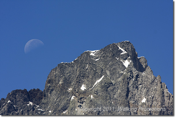 Tour de Mont Blanc, Rifugio Bonatti - Grand Col Ferret - La Fouly